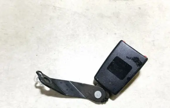 Audi TT Mk1 Rear seatbelt buckle 8n885774001