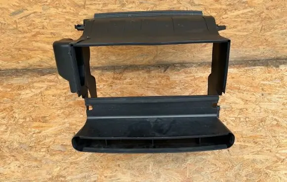 Maserati Grecale Intercooler air guide/duct channel 670181751 10157071 10157070