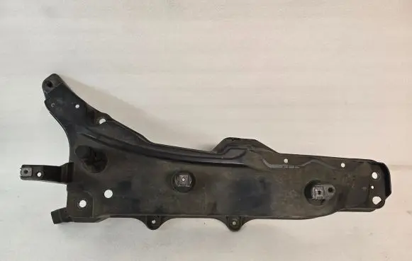 Volvo XC90 Fender mounting bracket 31391777