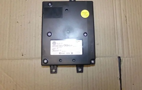 Volkswagen PASSAT B6 Bluetooth control unit module 3C0035729G