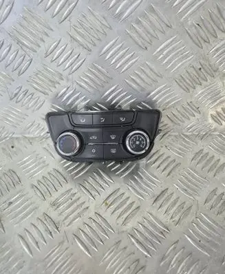 Opel Zafira C Climate control unit 39081561
