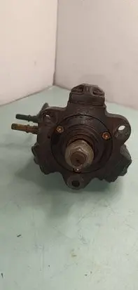 Renault Scenic I Fuel injection high pressure pump 7700111010 8L0010590J 0445010018