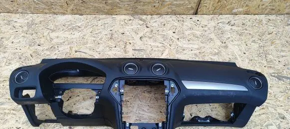 Ford Mondeo MK IV Dashboard 7S71A04310