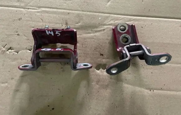 Nissan Juke I F15 Rear door hinge set 