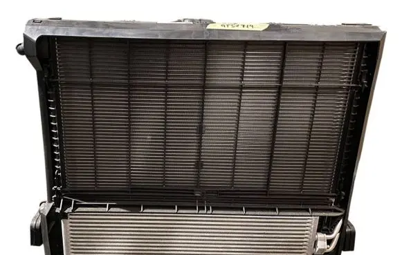 BMW X4 G02 Coolant radiator 8642745 17118642745 17428487637