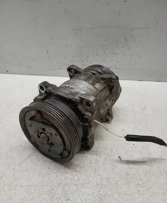 Renault Megane I Air conditioning (A/C) compressor (pump) 7700272987