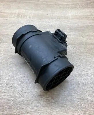 Opel Vectra B Mass air flow meter 90411957