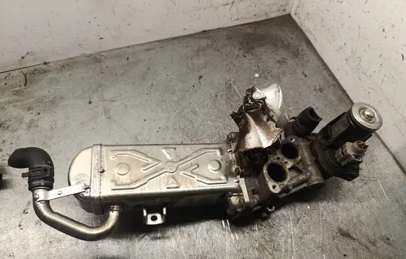 Volkswagen PASSAT B7 EGR valve cooler 03L131512C