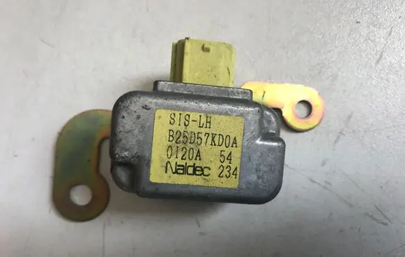 Mazda 323 F Airbag deployment crash/impact sensor B25D57KD0A 0I20A