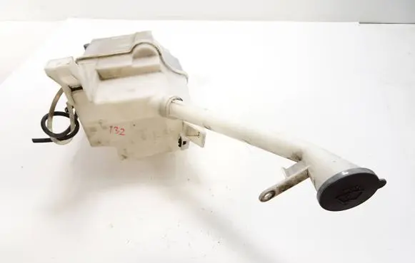 Nissan X-Trail T32 Windshield washer fluid reservoir/tank