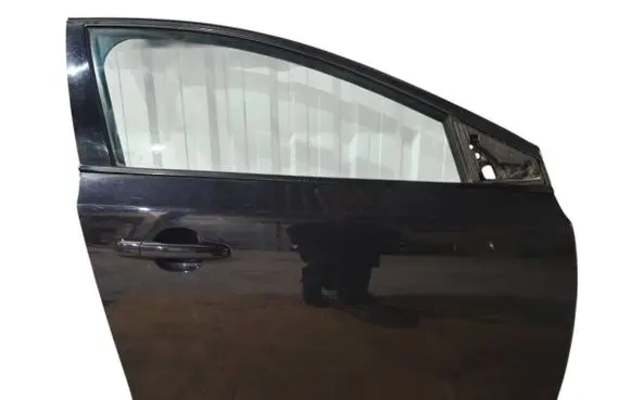 Volvo V40 Front door 