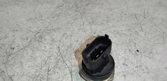 Fuel pressure sensor