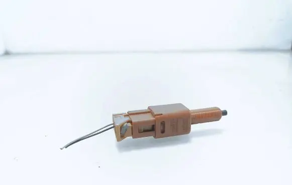 Nissan Juke I F15 Brake pedal sensor switch