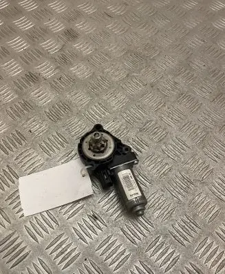 Volvo XC90 Seat adjustment motor C37013101 C14010202