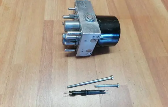 Renault Espace - Grand espace IV ABS Pump 8200808145 10096014443 7701209842