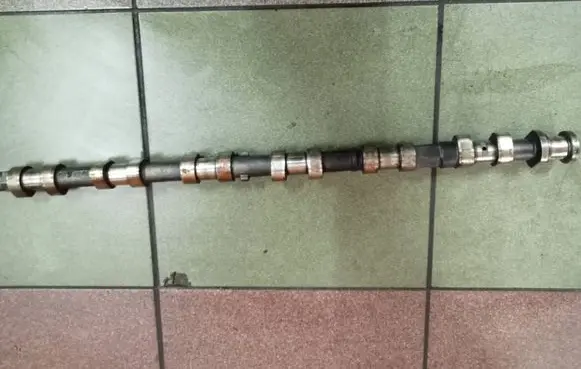 BMW 5 E39 Camshaft 2246745