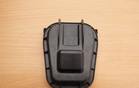 Ford Kuga II Headlight/headlamp dust cover CV4413A136AA
