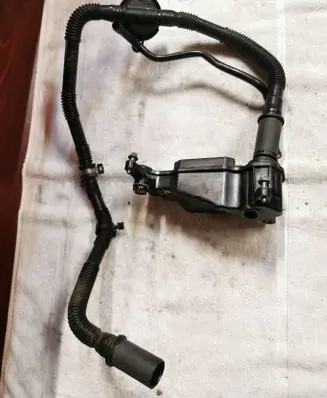 Mercedes-Benz GLC X253 C253 Oil breather separator A2700104403