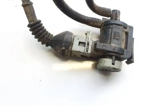 Skoda Superb B5 (3U) Turbo solenoid valve 1J0906283A