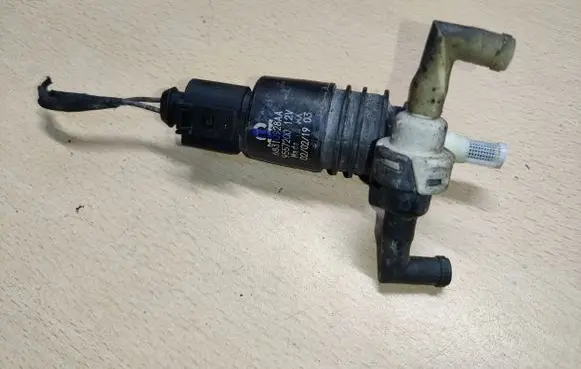 Jeep Compass Windscreen/windshield washer pump 68310928AA