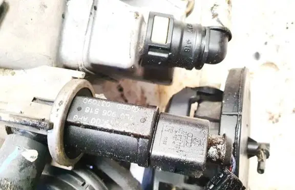 Porsche Cayenne (9PA) Turbo solenoid valve 7l0906518 03t090