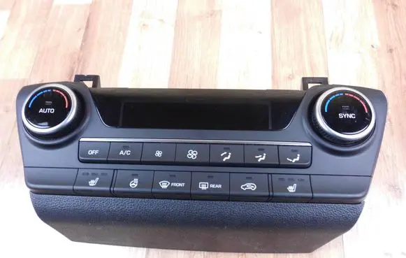 Hyundai Tucson TL Climate control unit 97250D7FH0 97250D7XXX