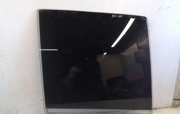 Mercedes-Benz ML W163 Rear door window glass 43R008010