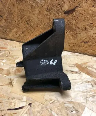 Opel Insignia A Engine mounting bracket