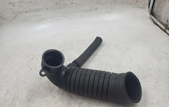 Audi A4 S4 B5 8D Air intake duct part 8D0129677