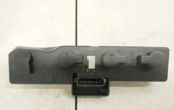 Skoda Octavia Mk1 (1U) Tail light bulb cover holder 1u9945257