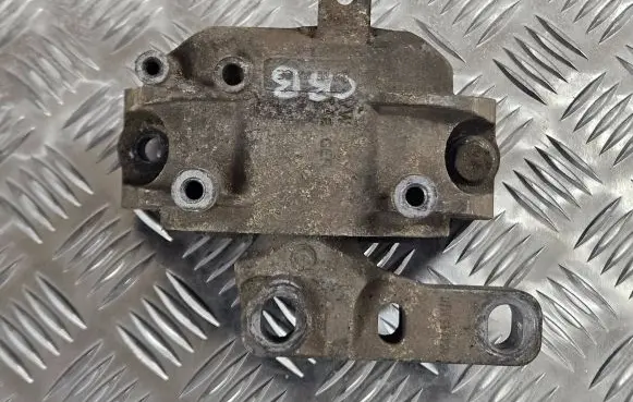 Volkswagen PASSAT B6 Engine mount bracket 1K0199262 HM345M10 7854444