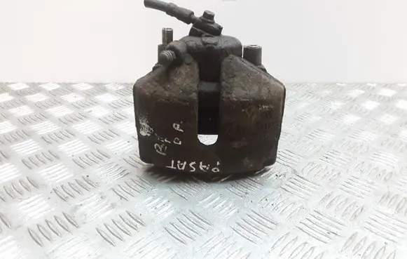 Volkswagen PASSAT B7 Front brake caliper