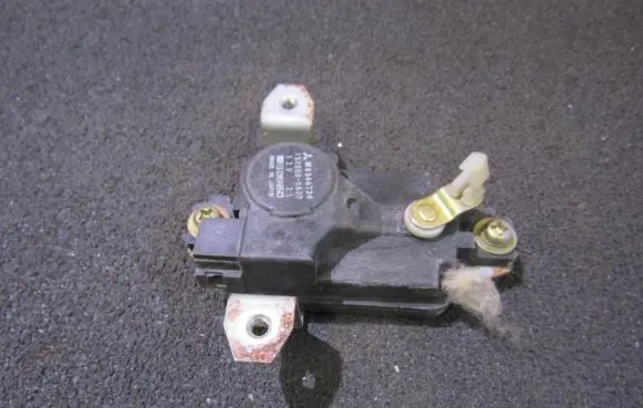 Mitsubishi Sigma Central locking motor mb546739 152800-5620