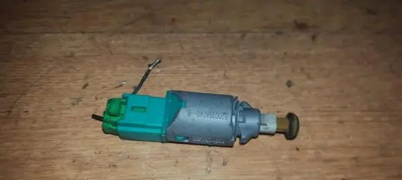 Brake pedal sensor switch