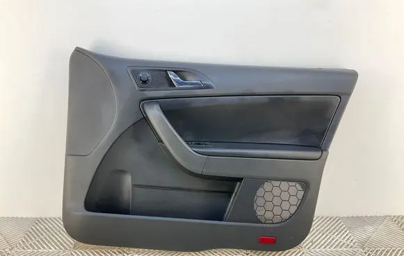 Skoda Yeti (5L) Front door card panel trim 5L1867012