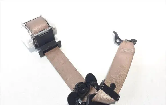 BMW 3 E90 E91 Front seatbelt 9160105