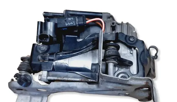 Mercedes-Benz C W205 Pneumatic compressor air filter 