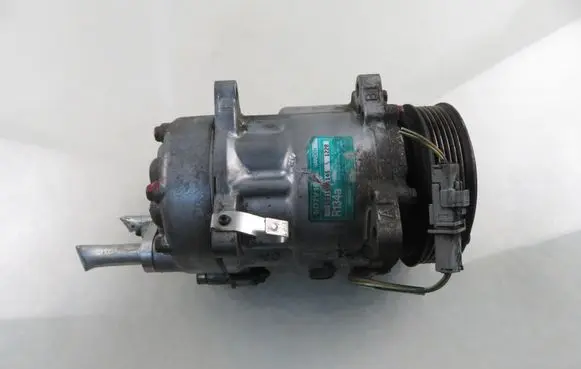 Peugeot 307 Air conditioning (A/C) compressor (pump)