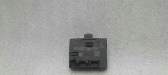 Audi A3 S3 8V Door control unit/module 5Q0959595D