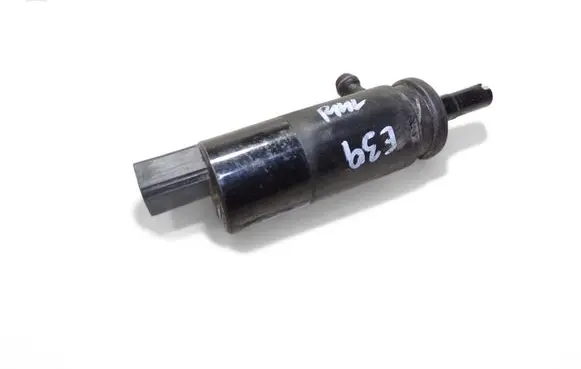 BMW 5 E39 Windscreen/windshield washer pump 8377613 67128377613