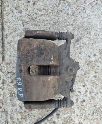 Volkswagen PASSAT B8 Front brake caliper