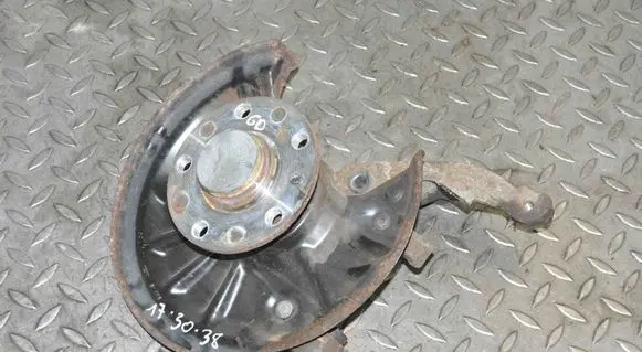 Volkswagen Golf VII Rear wheel hub