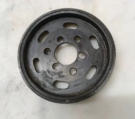 Volkswagen Golf IV Power steering pump pulley 038145255B