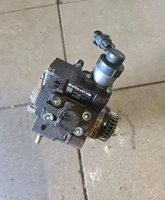 Renault Laguna III Fuel injection high pressure pump 8200934657 1276845 8200690744