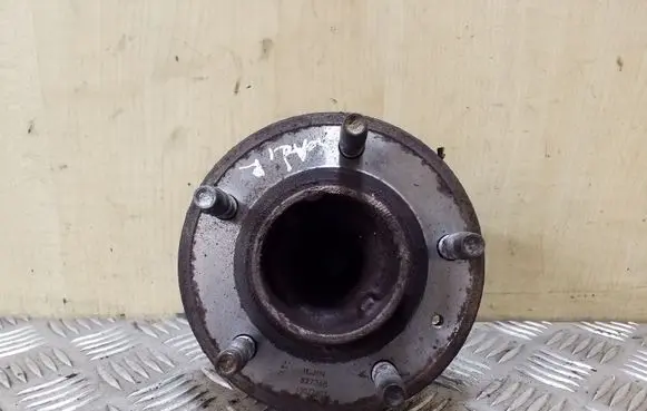Rear wheel hub
