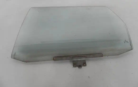 Volkswagen PASSAT B3 Rear door window glass 