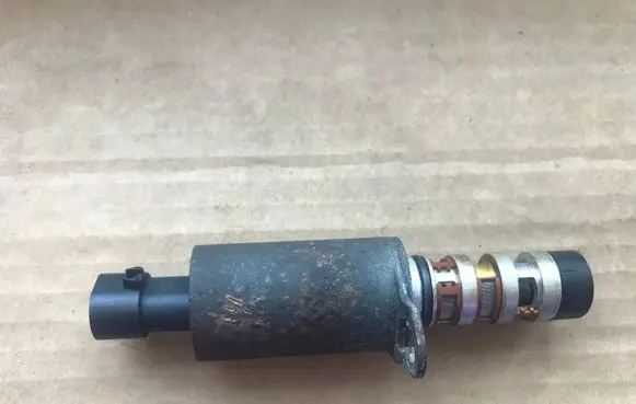 Opel Vectra C Camshaft vanos timing valve 12992408