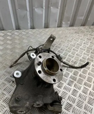 BMW 5 F10 F11 Front wheel hub 