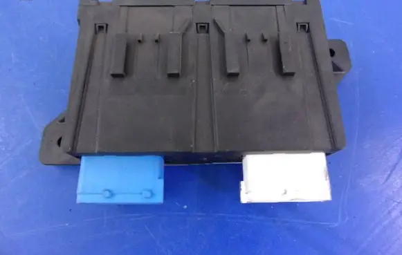 Peugeot 208 Comfort/convenience module 9800559580