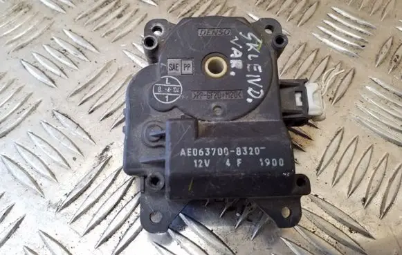 Toyota RAV 4 (XA20) Air flap motor/actuator AE0637008320